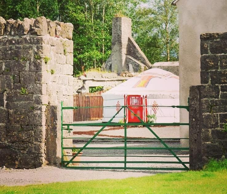 Galway Glamping Tuam Ngoại thất bức ảnh